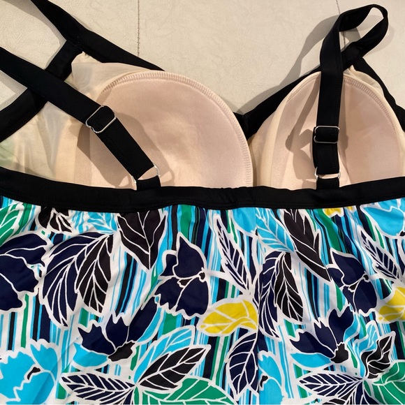 Catherines floral print ruffle tankini top sz 24w - Picture 8 of 11